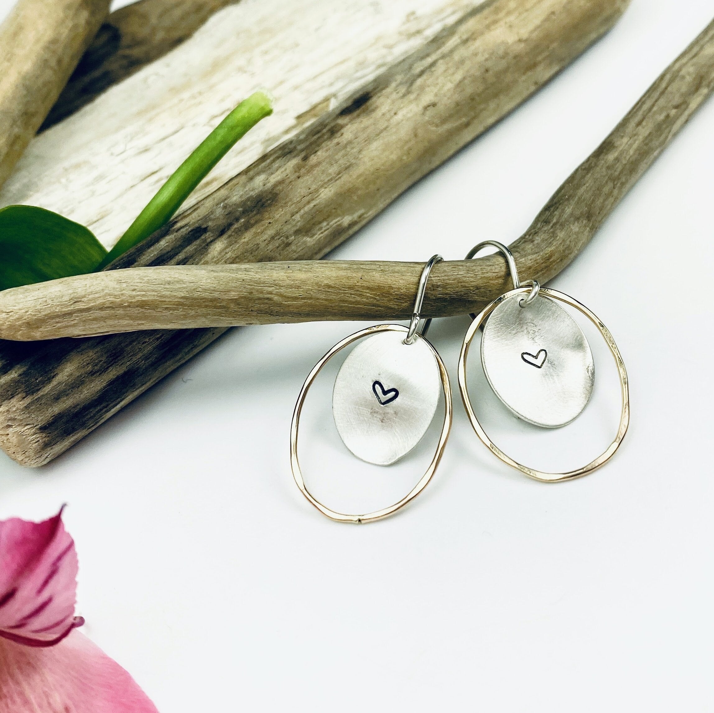 Hearts Crush Oval Earrings