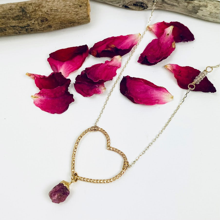 Romantic Necklace – Laura Designs - Main Image