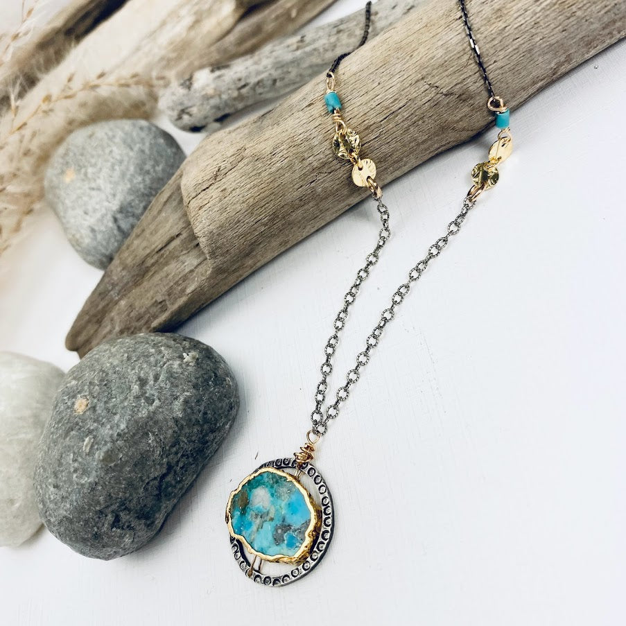 Turquoise Details Necklace