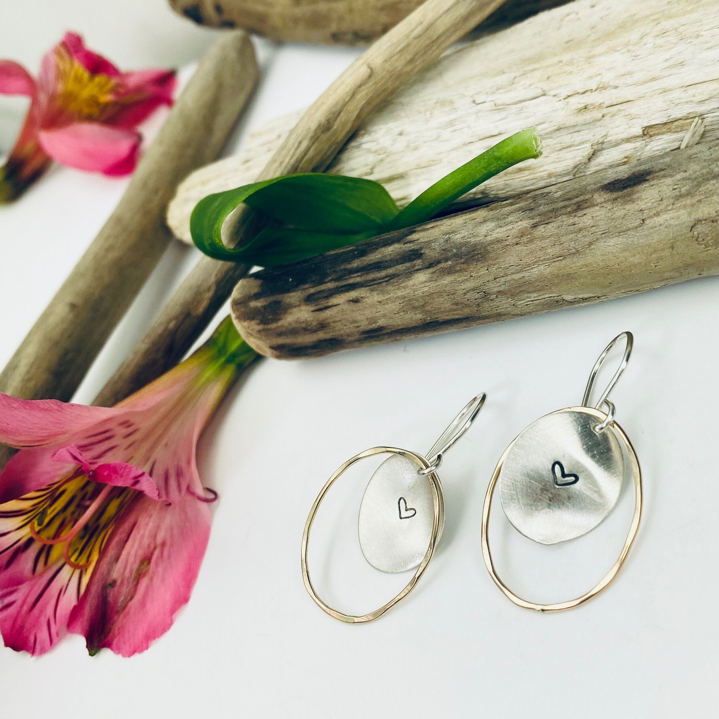 Hearts Crush Oval Earrings