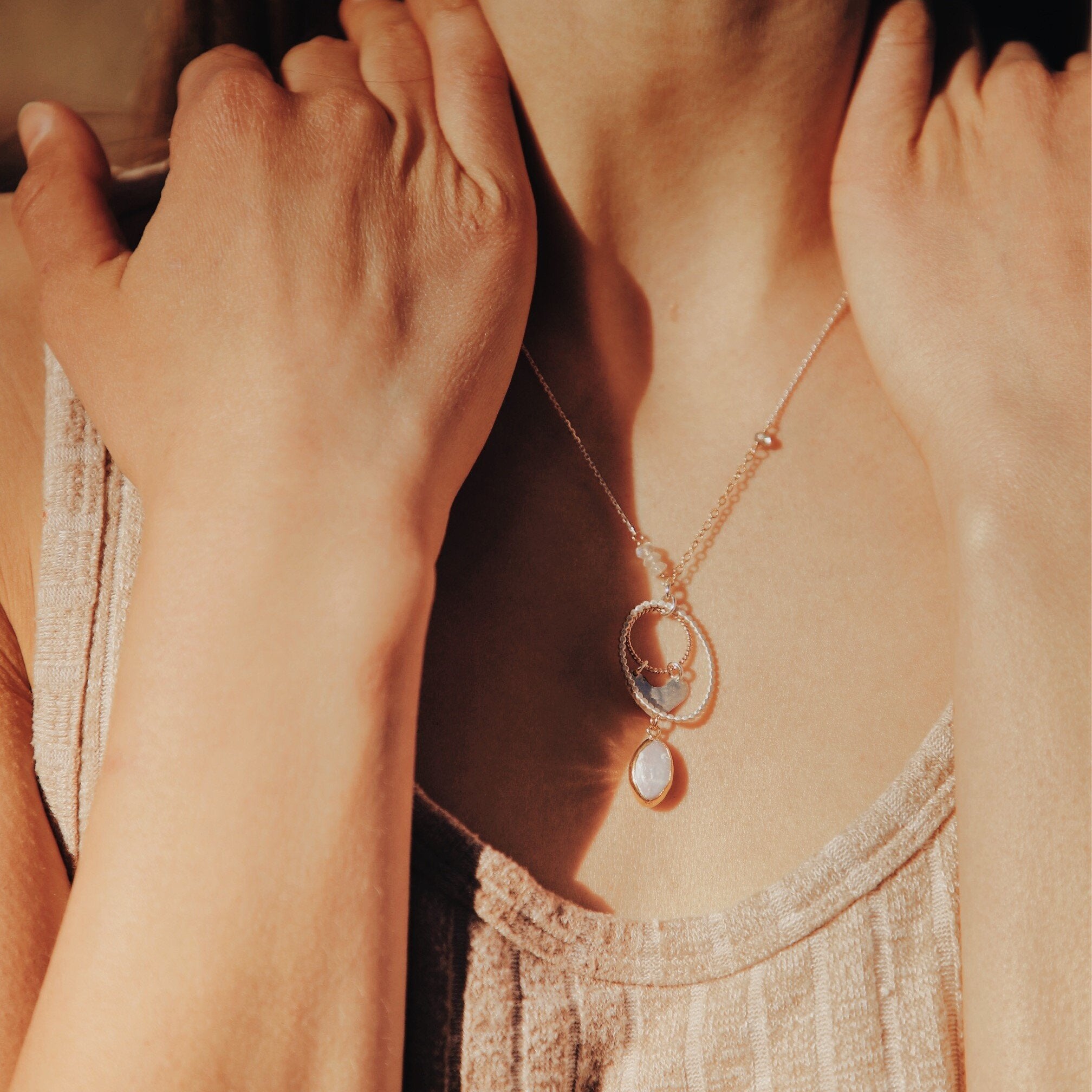 Pearl Details Necklace