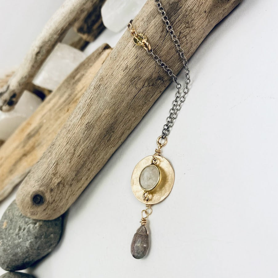 Flashing Gemstone Disc Necklace