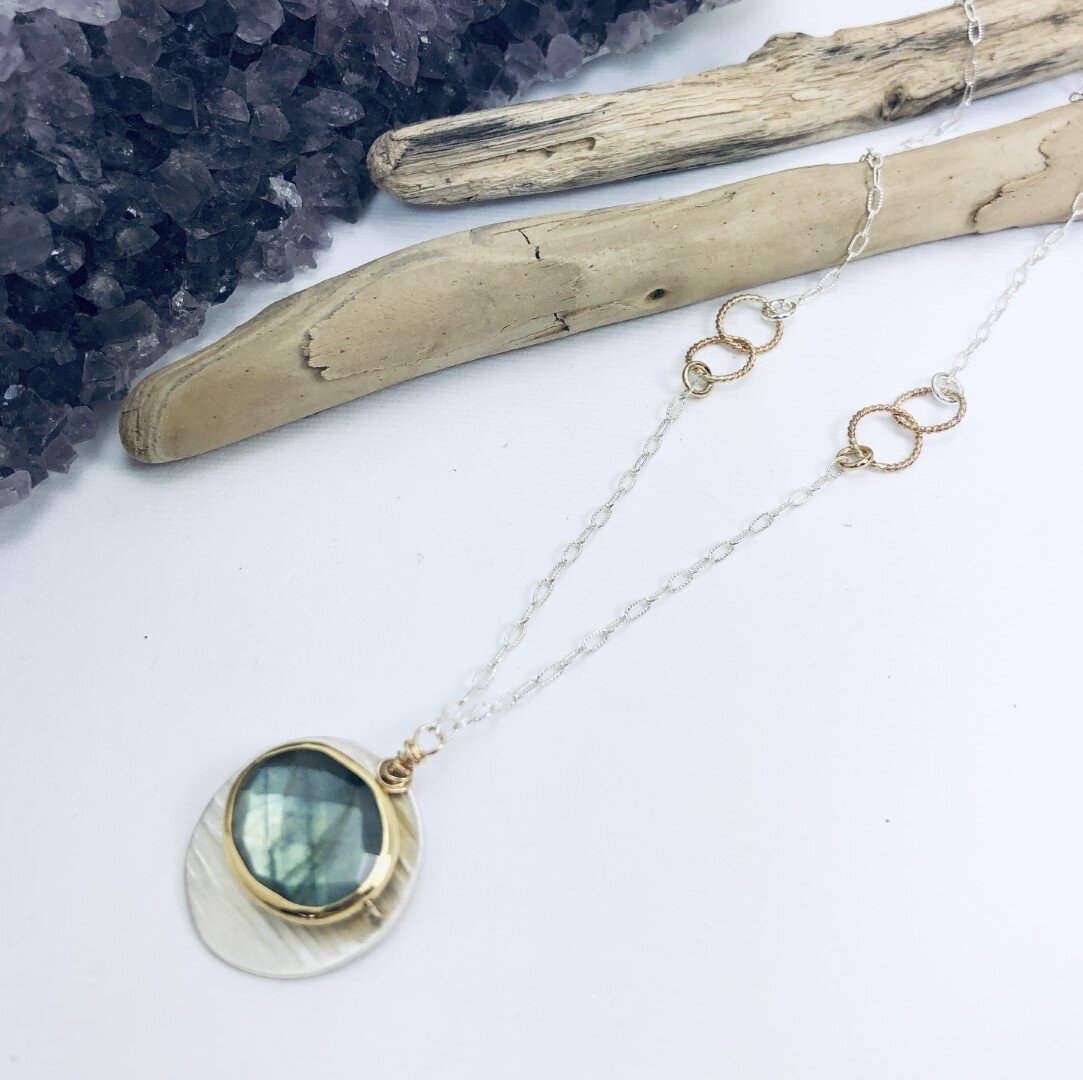 Bijoux Disc Necklace
