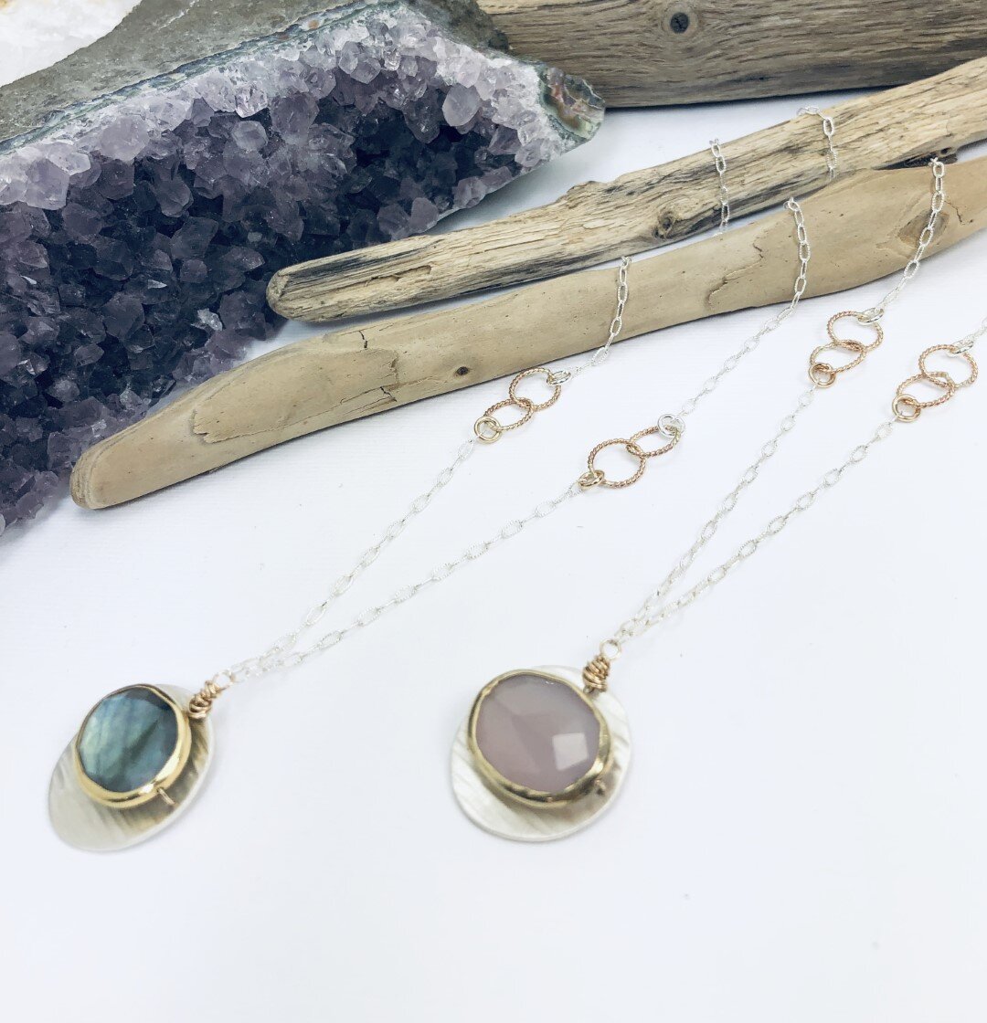 Bijoux Disc Necklace