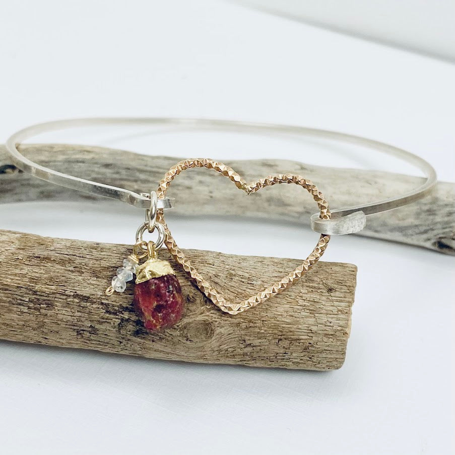 Heart Glimmer Bangle