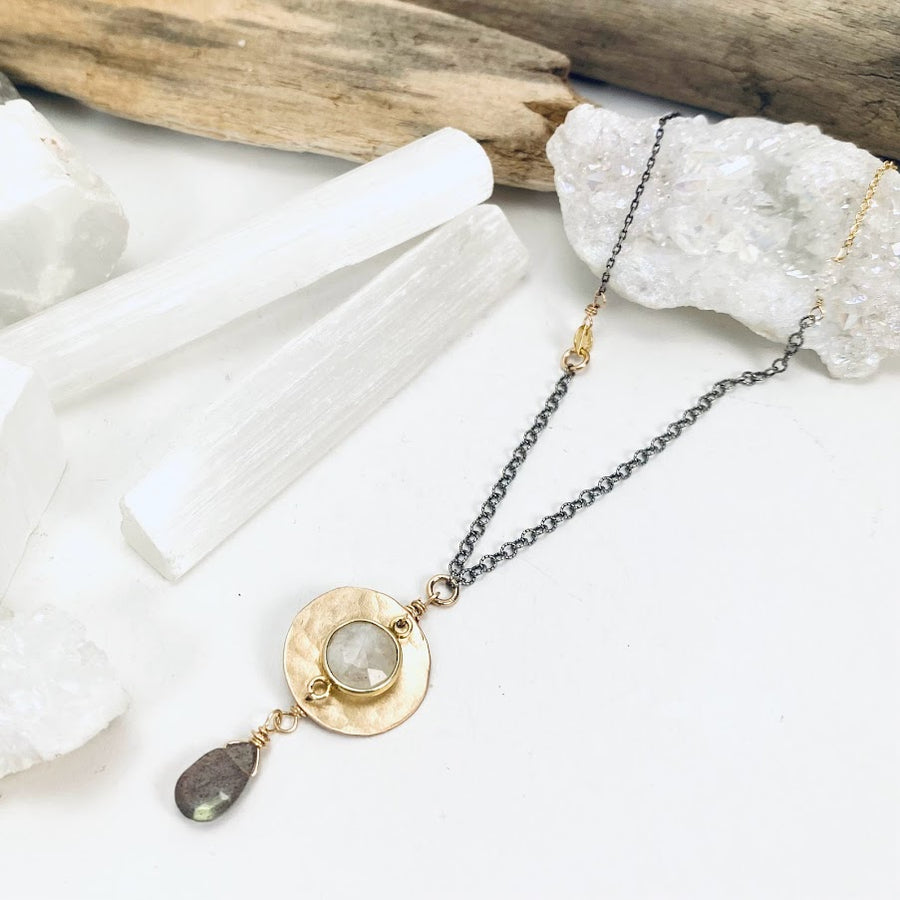Flashing Gemstone Disc Necklace