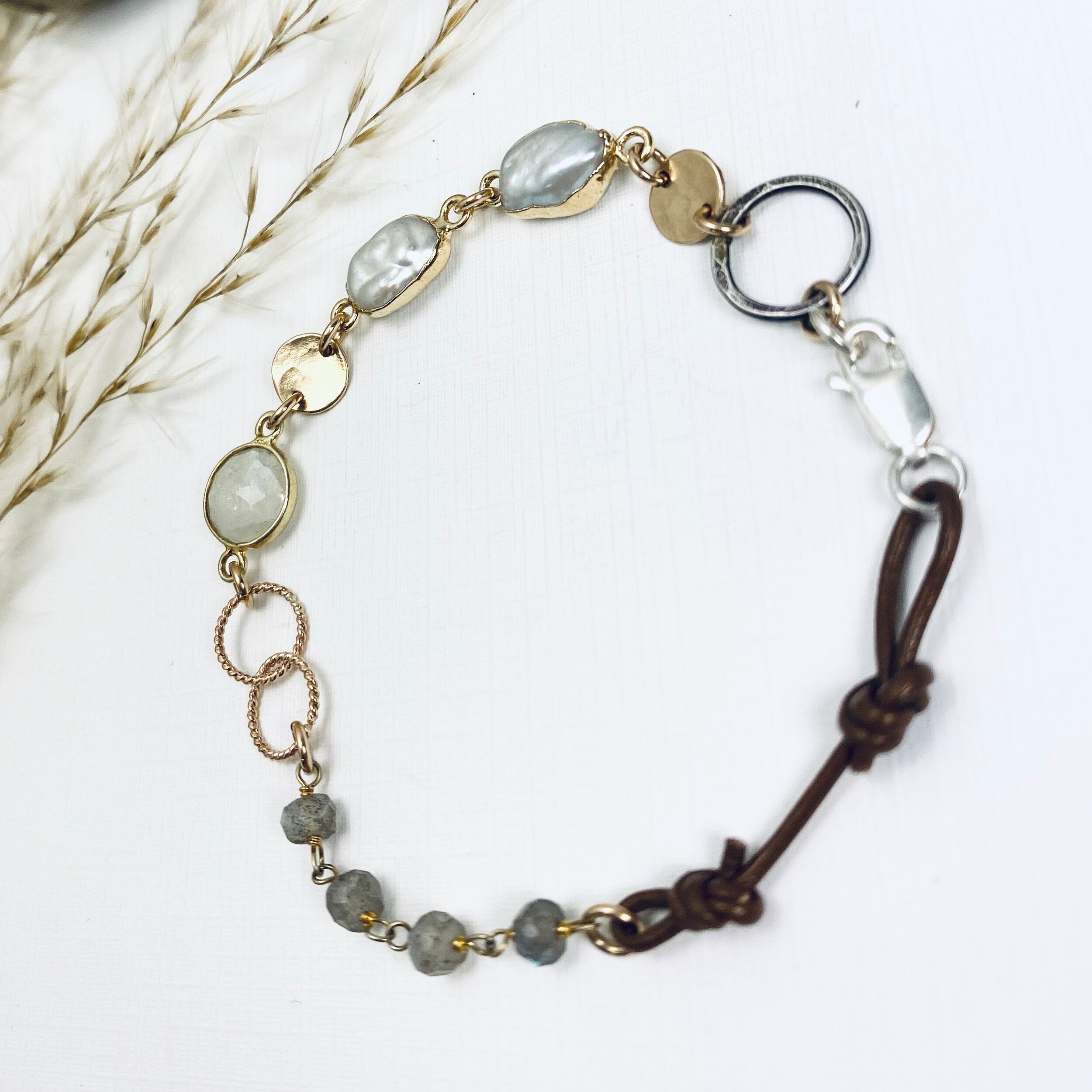 Pearl Details Bracelet