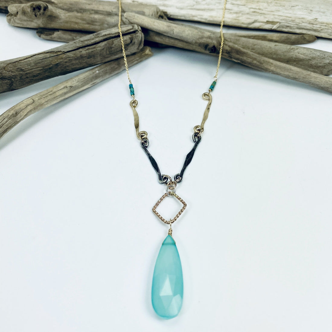 Chalcedony Contrast Necklace